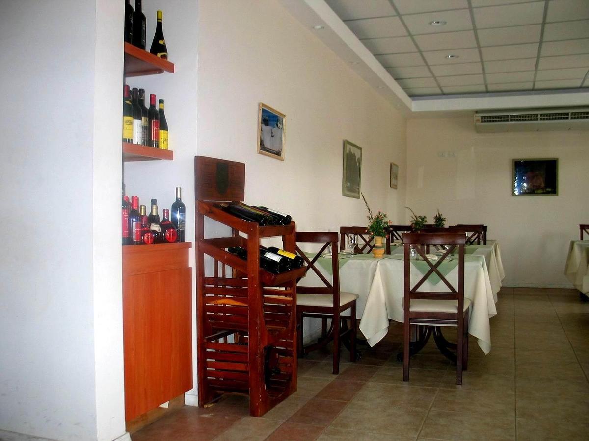 Hotel Del Centro Aimogasta Екстер'єр фото